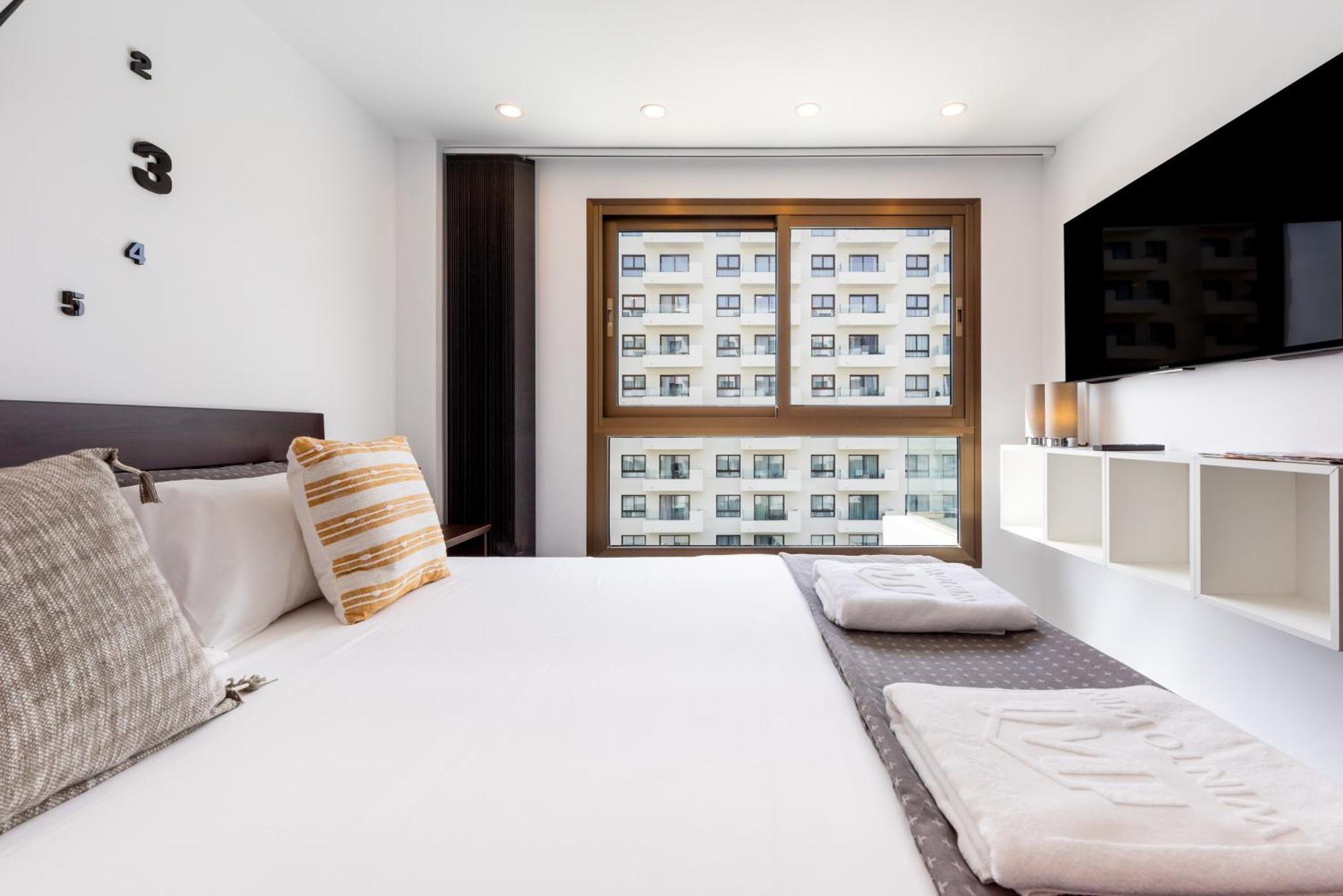 Wintowinrentals Executive Apt In Ocean House Complex توريمولينوس المظهر الخارجي الصورة