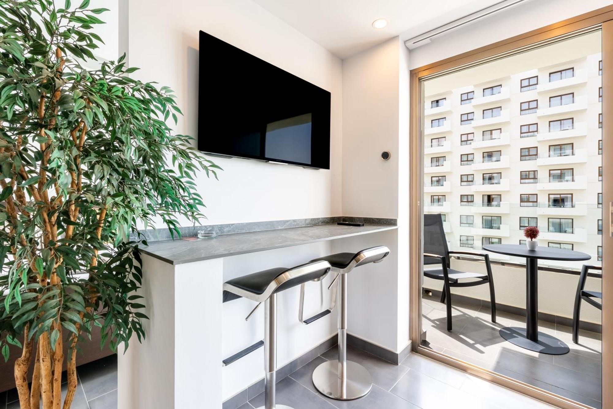 Wintowinrentals Executive Apt In Ocean House Complex توريمولينوس المظهر الخارجي الصورة