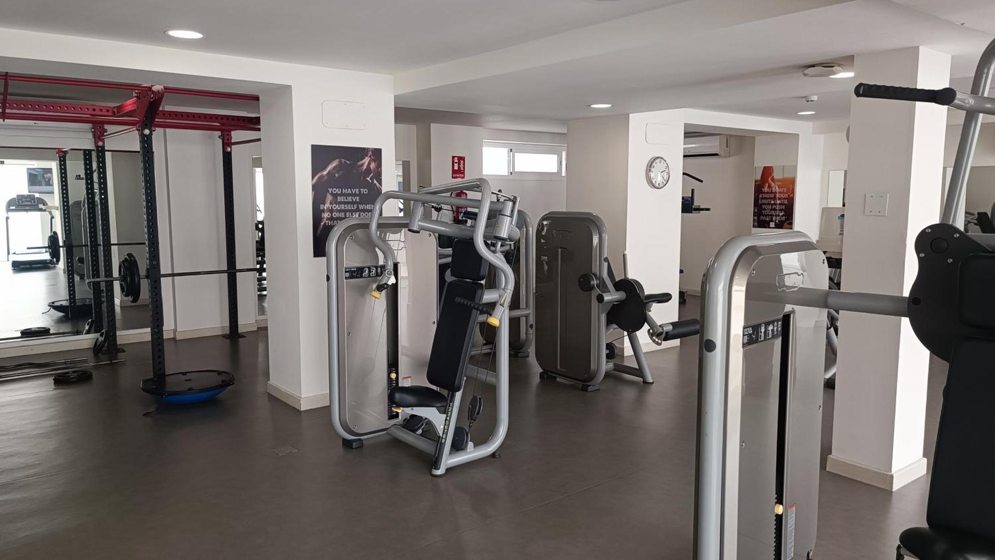 Wintowinrentals Executive Apt In Ocean House Complex توريمولينوس المظهر الخارجي الصورة